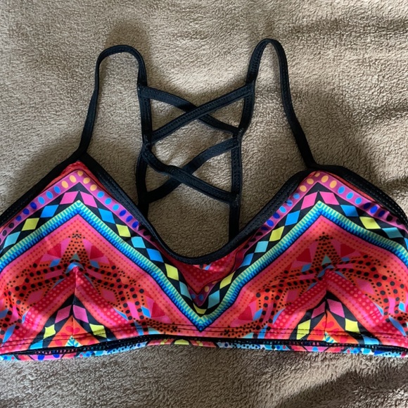 Bikini - Picture 2 of 3